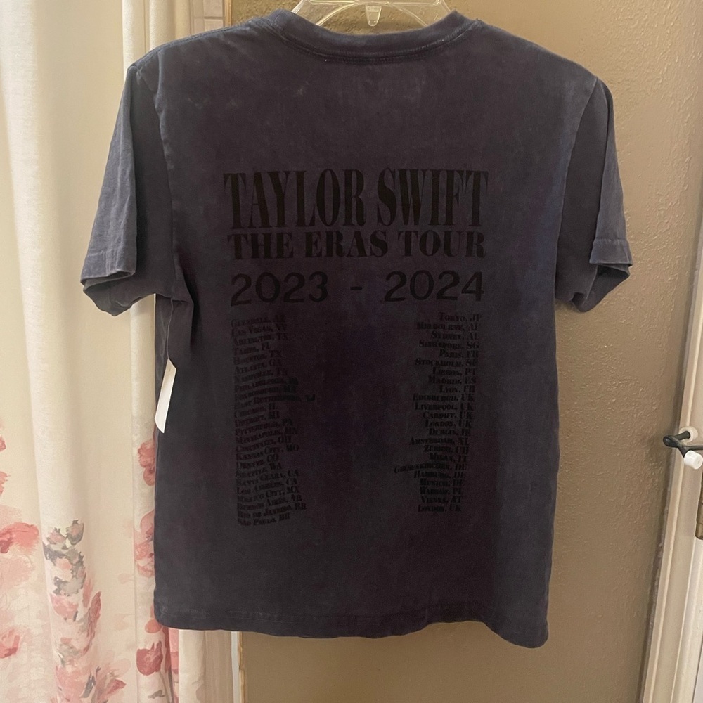 NWOT Taylor Swift Official Merch International Tee Youth Medium - Picture 5 of 6
